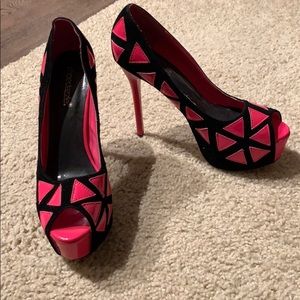 Shoe Dazzle pink and black heels